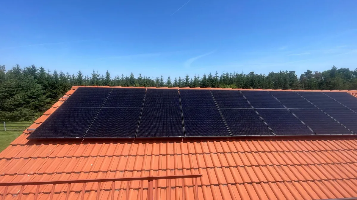 Fotovoltaická elektrárna — tašková střecha